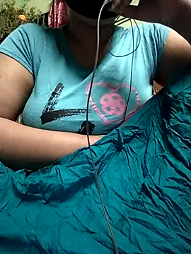 Snapshot of Nilanjona-Ray chatting on December 18, 2025, 1:55 am Nilanjona-Ray online show from December 18, 2025, 1:55 am