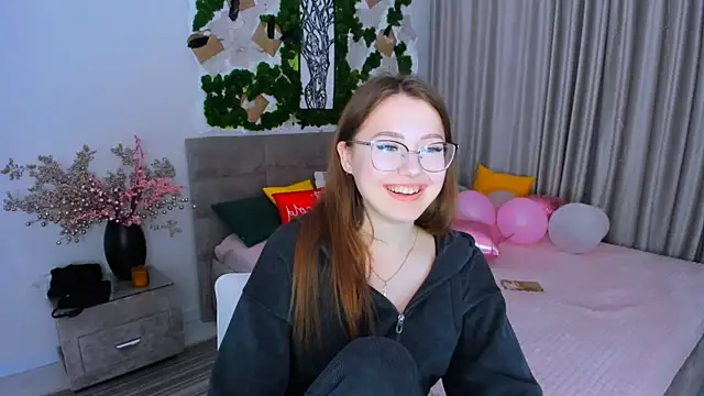 SereneFlame online show from March 3, 2025, 10:42 pm