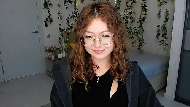 Snapshot of SereneFlame chatting on September 17, 2025, 10:39 am SereneFlame online show from September 17, 2025, 10:39 am