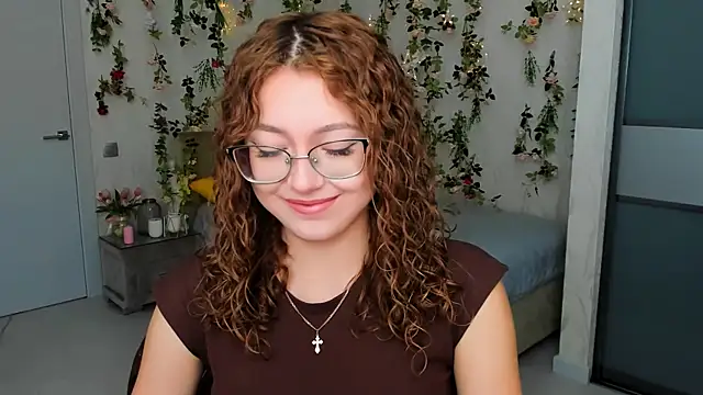 Snapshot of SereneFlame chatting on September 19, 2025, 4:22 pm SereneFlame online show from September 19, 2025, 4:22 pm