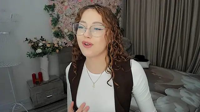 Snapshot of SereneFlame chatting on October 21, 2025, 4:06 pm SereneFlame online show from October 21, 2025, 4:06 pm