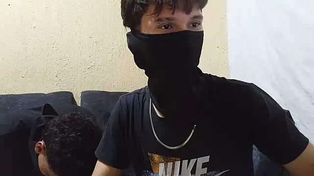 Danielraz online show from June 11, 2026, 12:43 am