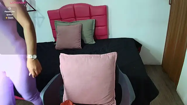 ScarleetJhonson  online show from March 20, 2025, 11:38 am