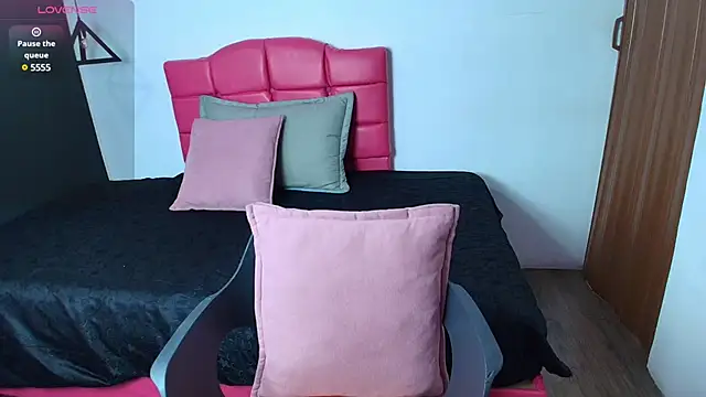 ScarleetJhonson  online show from March 10, 2025, 11:45 am
