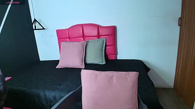 ScarleetJhonson  online show from March 14, 2025, 11:34 am