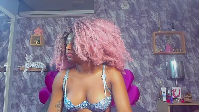 EMMAPARISS online show from November 29, 2025, 11:43 am