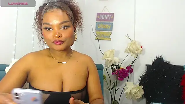 Snapshot of gianna_smith chatting on February 15, 2025, 10:22 am gianna smith online show from February 15, 2025, 10:22 am