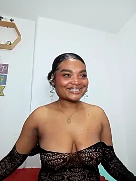 Snapshot of gianna_smith chatting on February 6, 2026, 4:19 am gianna smith online show from February 6, 2026, 4:19 am