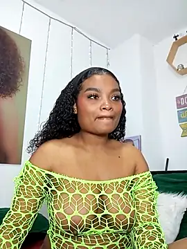 Snapshot of gianna_smith chatting on October 22, 2025, 6:13 am gianna smith online show from October 22, 2025, 6:13 am