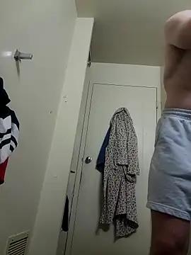 maccdaddy87 online show from June 20, 2026, 5:01 am