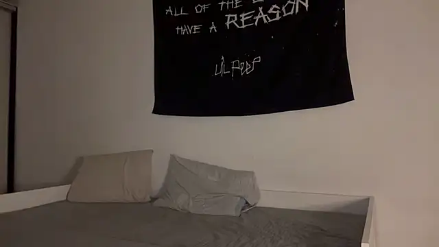 ur molly online show from October 12, 2025, 4:19 pm