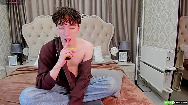 Snapshot of TrevorBenson chatting on September 28, 2025, 6:04 pm TrevorBenson online show from September 28, 2025, 6:04 pm