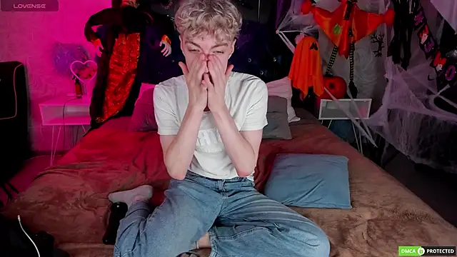 Snapshot of TrevorBenson chatting on October 26, 2025, 6:08 pm TrevorBenson online show from October 26, 2025, 6:08 pm