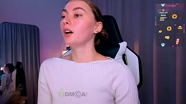 lady curls online show from September 30, 2025, 8:37 pm