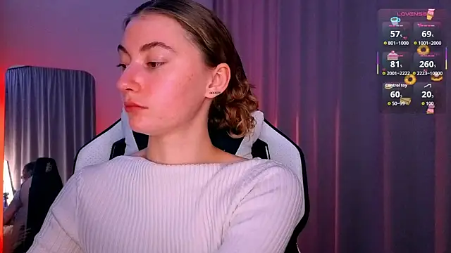 lady curls online show from October 12, 2025, 9:49 pm