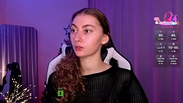 lady curls online show from December 14, 2025, 8:58 pm