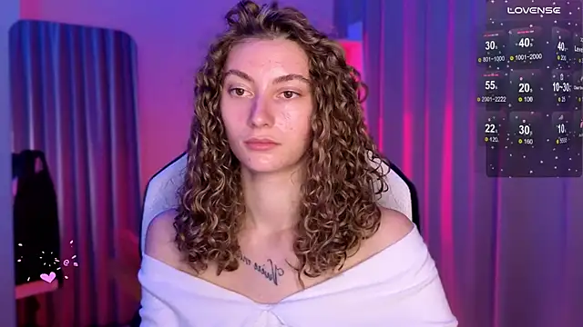 lady curls online show from February 1, 2025, 10:44 pm