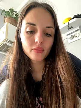 AmiLavs online show from October 28, 2025, 7:29 am