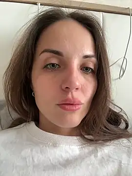 AmiLavs online show from November 20, 2025, 6:36 am