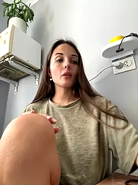 AmiLavs online show from September 24, 2025, 10:11 am