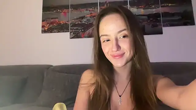 EmilyWi  online show from December 4, 2024, 5:38 pm