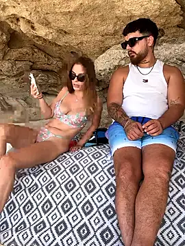 Snapshot of MrAndMrsSavage chatting on September 30, 2025, 8:09 am MrAndMrsSavage online show from September 30, 2025, 8:09 am