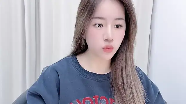 chloe-01 online show from January 16, 2025, 12:42 pm