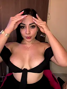 Snapshot of MOMALANA chatting on October 4, 2025, 8:54 pm MOMALANA online show from October 4, 2025, 8:54 pm