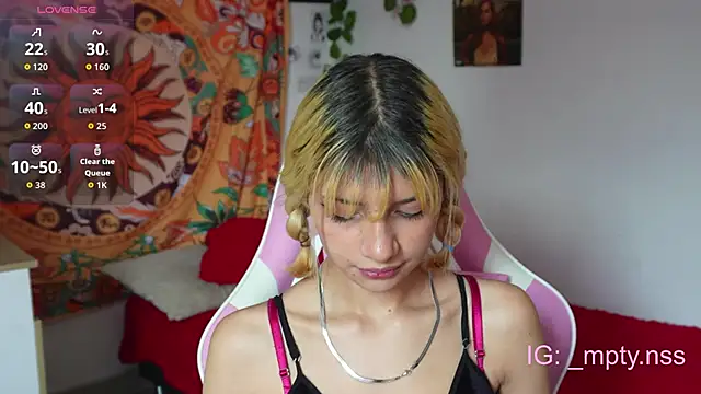 HiScarlett online show from October 15, 2025, 2:25 pm