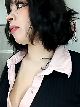 NattashaHotson online show from October 26, 2025, 4:24 am