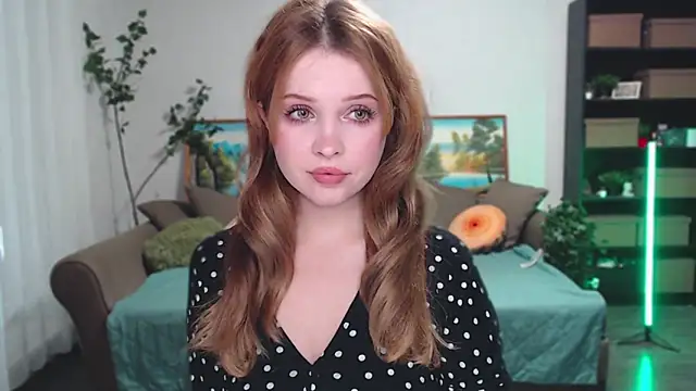 Snapshot of SYKE chatting on October 21, 2025, 4:34 am SYKE online show from October 21, 2025, 4:34 am