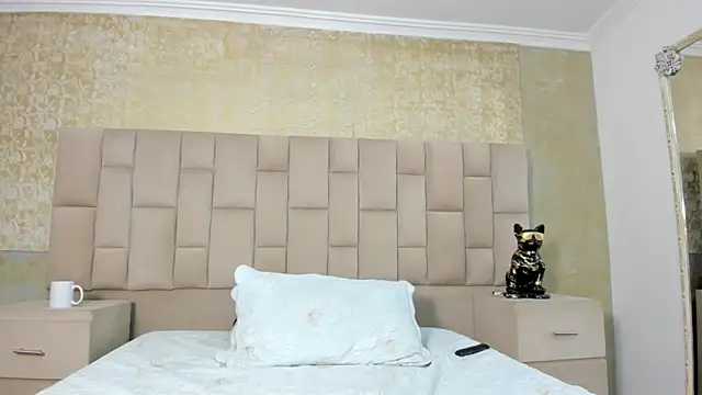 Snapshot of MaximusDick1_ chatting on October 27, 2025, 4:02 am MaximusDick1  online show from October 27, 2025, 4:02 am