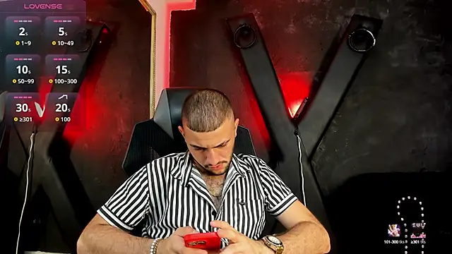 Snapshot of MaximusDick1_ chatting on September 26, 2025, 3:57 am MaximusDick1  online show from September 26, 2025, 3:57 am