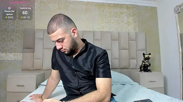 Snapshot of MaximusDick1_ chatting on October 13, 2025, 3:19 am MaximusDick1  online show from October 13, 2025, 3:19 am