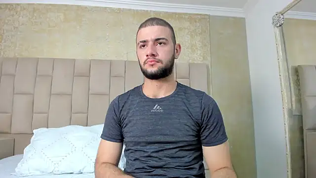 Snapshot of MaximusDick1_ chatting on October 22, 2025, 2:55 am MaximusDick1  online show from October 22, 2025, 2:55 am