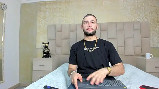 Snapshot of MaximusDick1_ chatting on October 17, 2025, 4:16 am MaximusDick1  online show from October 17, 2025, 4:16 am