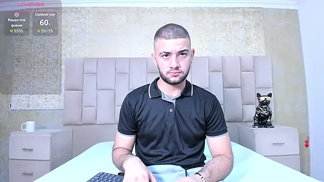 Snapshot of MaximusDick1_ chatting on October 23, 2025, 3:38 am MaximusDick1  online show from October 23, 2025, 3:38 am