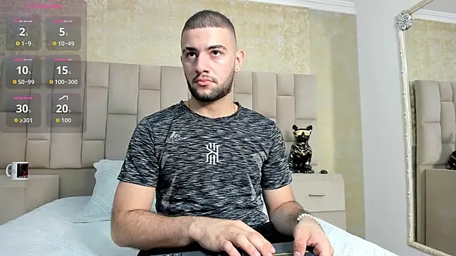 Snapshot of MaximusDick1_ chatting on October 24, 2025, 4:22 am MaximusDick1  online show from October 24, 2025, 4:22 am