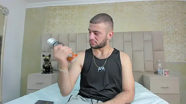 Snapshot of MaximusDick1_ chatting on October 30, 2025, 4:33 am MaximusDick1  online show from October 30, 2025, 4:33 am