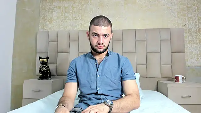 Snapshot of MaximusDick1_ chatting on October 18, 2025, 3:52 am MaximusDick1  online show from October 18, 2025, 3:52 am