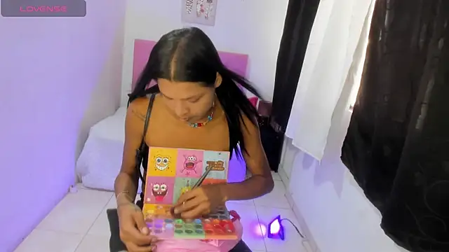 Snapshot of issa_kitty chatting on October 6, 2025, 5:24 pm issa kitty online show from October 6, 2025, 5:24 pm