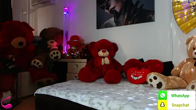 Snapshot of EvelynAisha chatting on March 14, 2025, 3:47 pm EvelynAisha online show from March 14, 2025, 3:47 pm