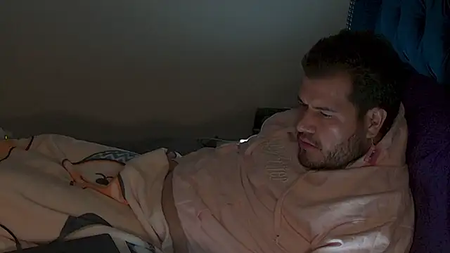 Snapshot of bearcloudcomputa chatting on December 2, 2024, 5:43 am bearcloudcomputa online show from December 2, 2024, 5:43 am