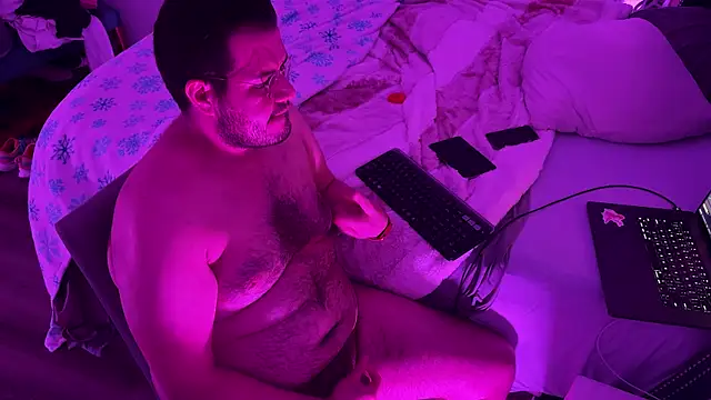 Snapshot of bearcloudcomputa chatting on March 8, 2025, 1:28 am bearcloudcomputa online show from March 8, 2025, 1:28 am