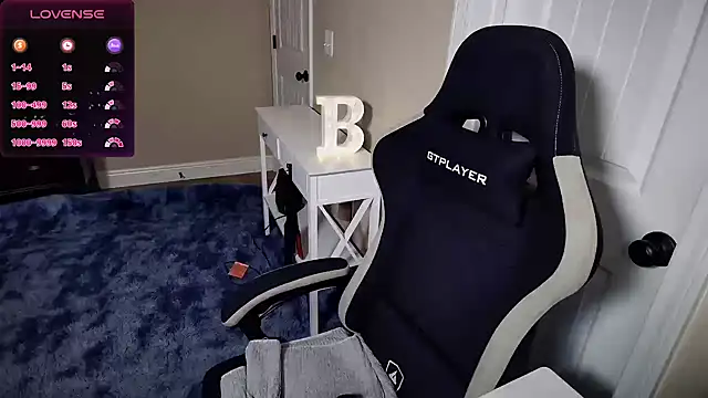 Snapshot of Brooklyn_Bee chatting on March 3, 2025, 6:20 am Brooklyn Bee online show from March 3, 2025, 6:20 am