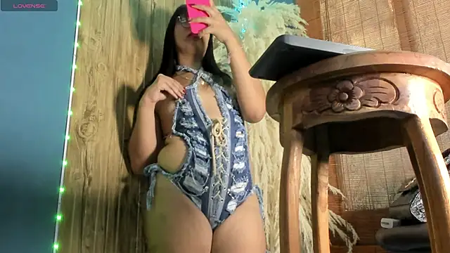adhara hotter online show from September 25, 2025, 10:05 pm