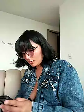 Pauilina online show from January 8, 2025, 10:27 pm