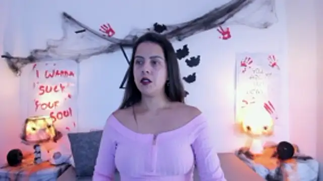 Snapshot of LunaSmitt chatting on October 15, 2025, 11:57 pm LunaSmitt online show from October 15, 2025, 11:57 pm