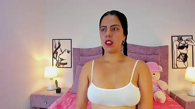 Snapshot of LunaSmitt chatting on September 25, 2025, 12:22 pm LunaSmitt online show from September 25, 2025, 12:22 pm