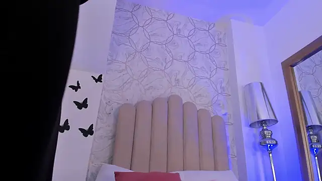 Foxy200   online show from September 12, 2025, 8:08 pm